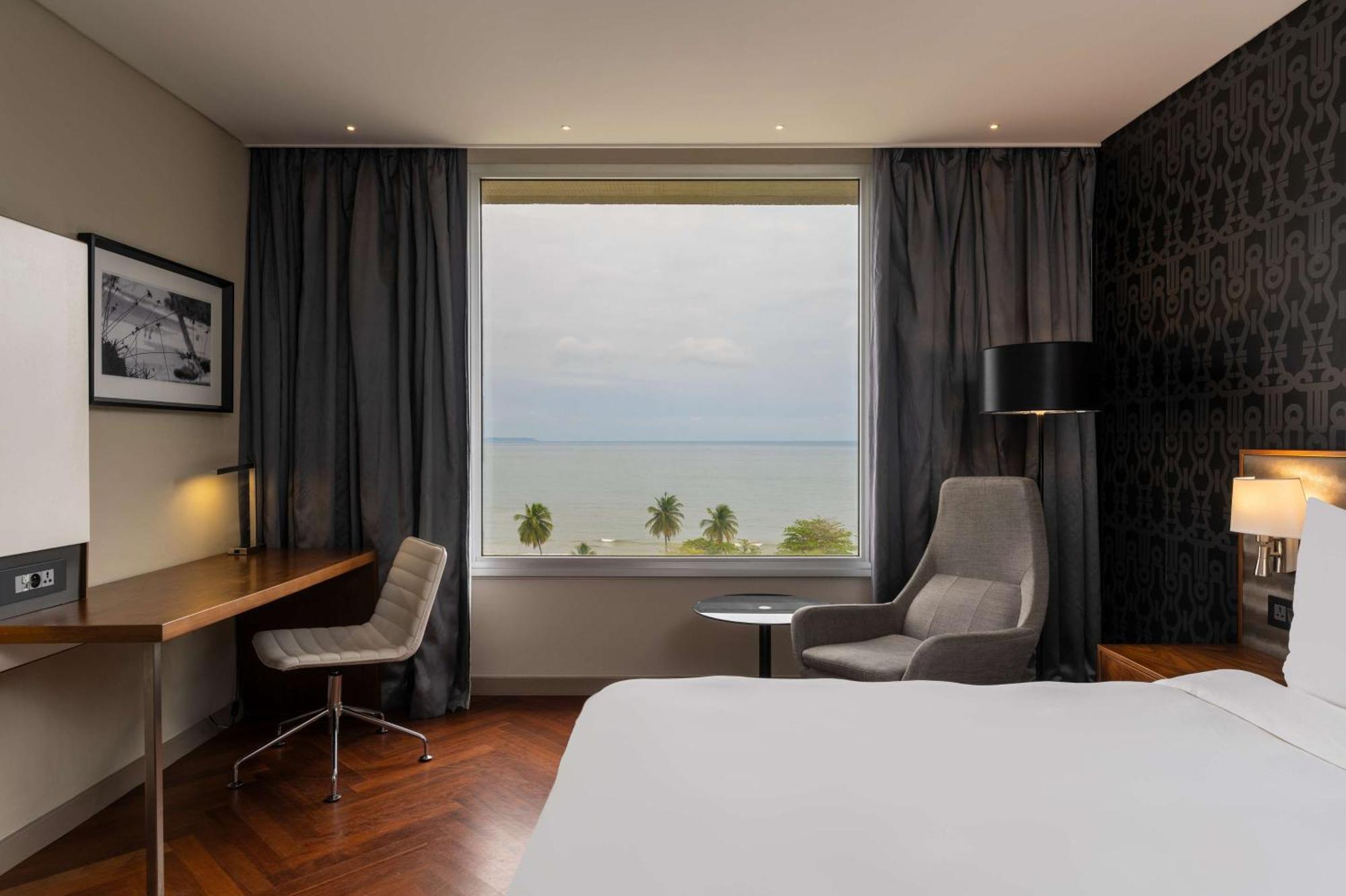 Radisson Blu Okoume Palace Hotel, Libreville Bagian luar foto