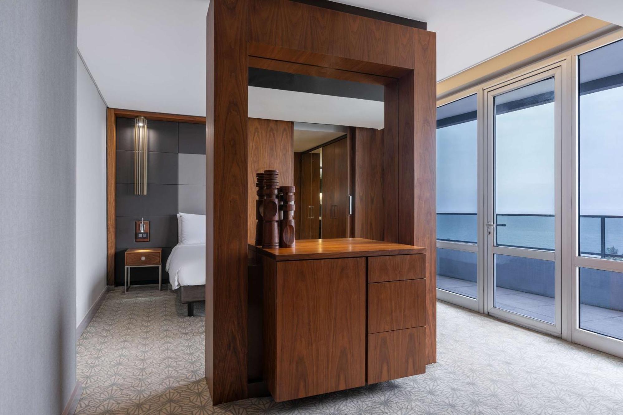 Radisson Blu Okoume Palace Hotel, Libreville Bagian luar foto