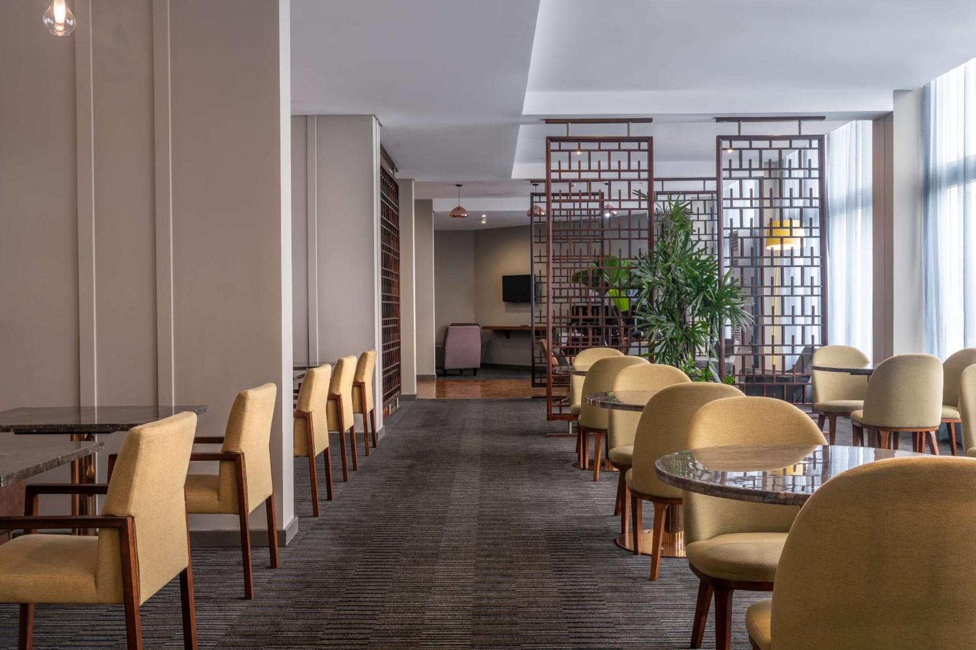 Radisson Blu Okoume Palace Hotel, Libreville Bagian luar foto