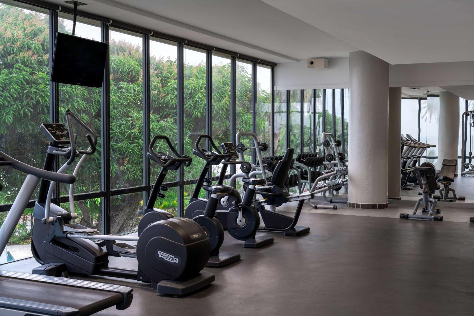 Radisson Blu Okoume Palace Hotel, Libreville Bagian luar foto