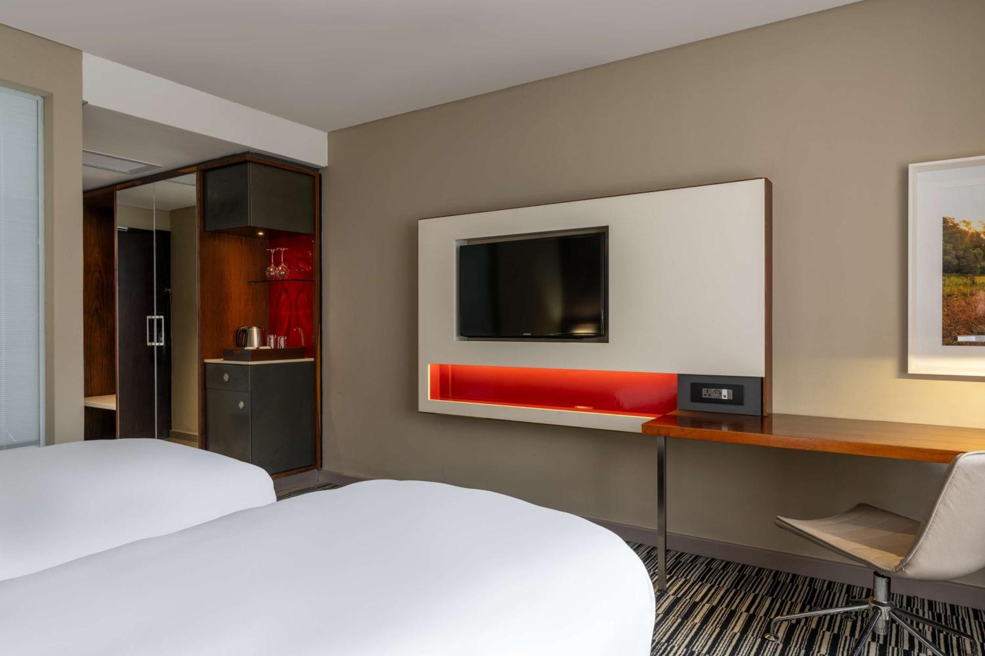 Radisson Blu Okoume Palace Hotel, Libreville Bagian luar foto