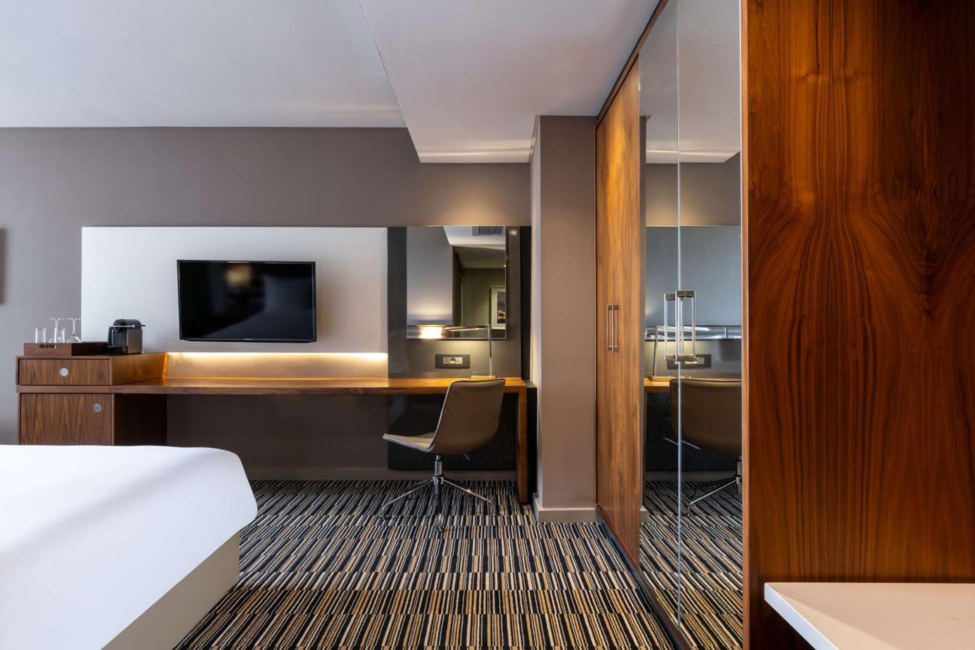 Radisson Blu Okoume Palace Hotel, Libreville Bagian luar foto