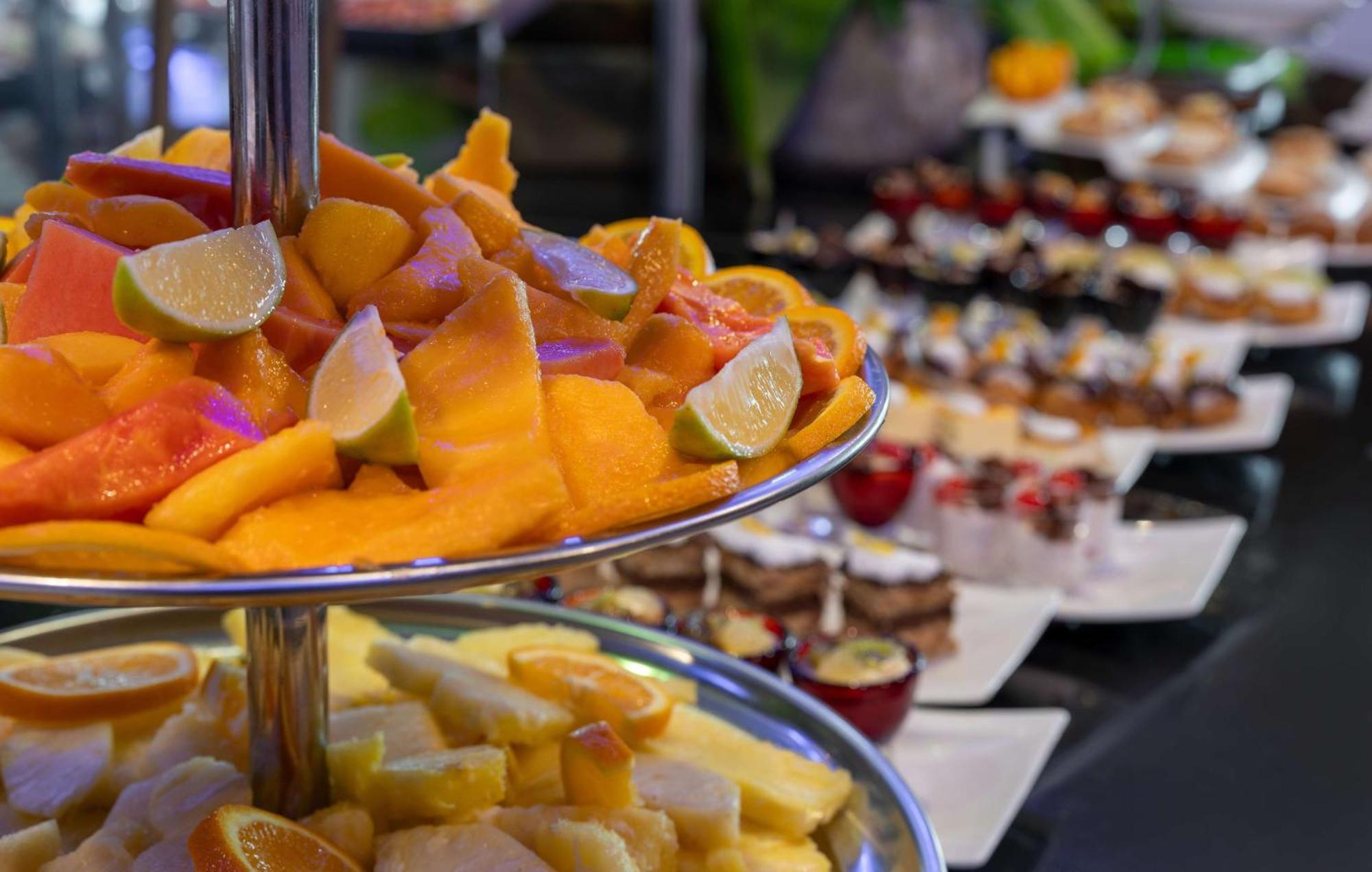 Radisson Blu Okoume Palace Hotel, Libreville Bagian luar foto