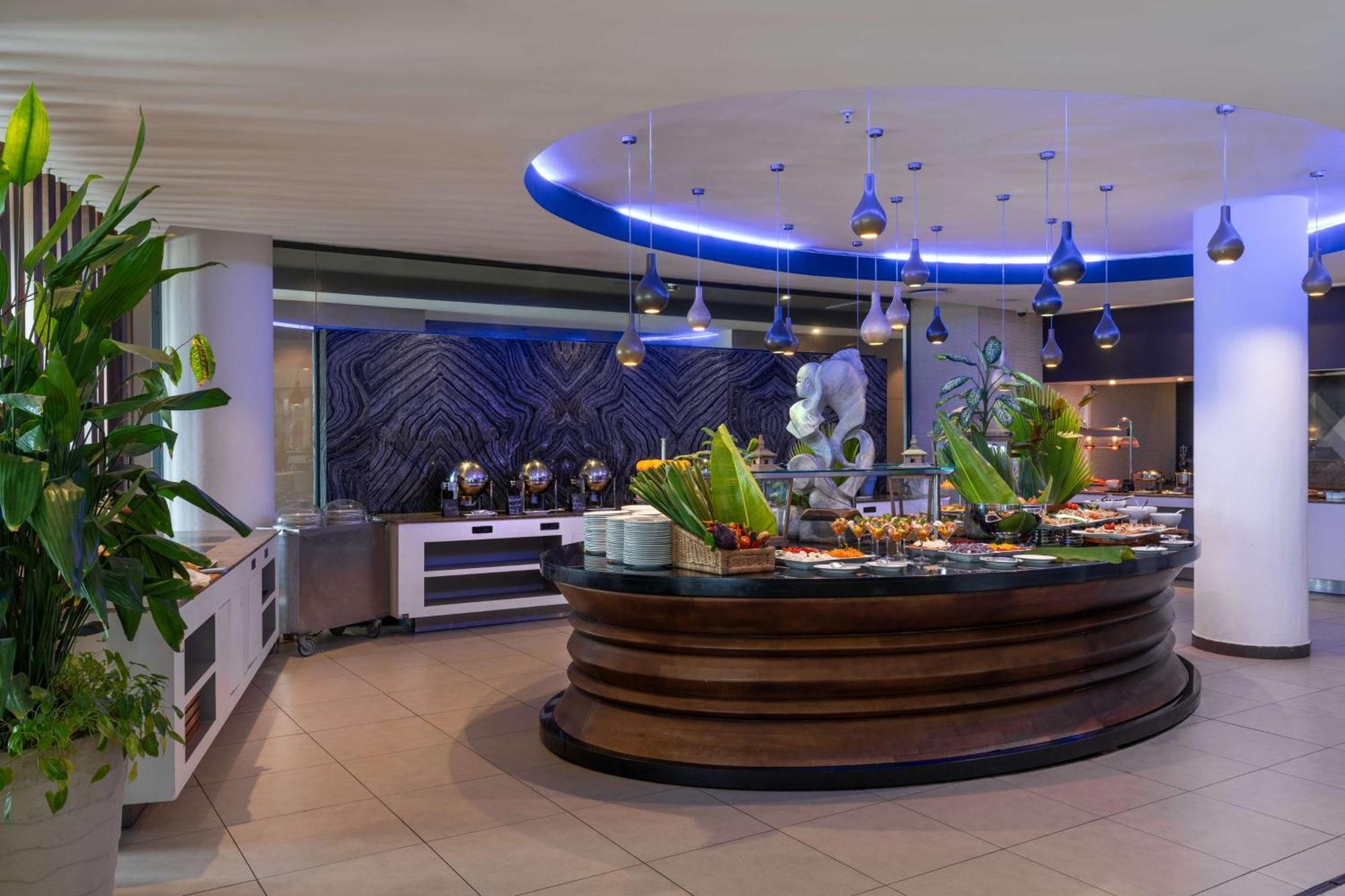 Radisson Blu Okoume Palace Hotel, Libreville Bagian luar foto