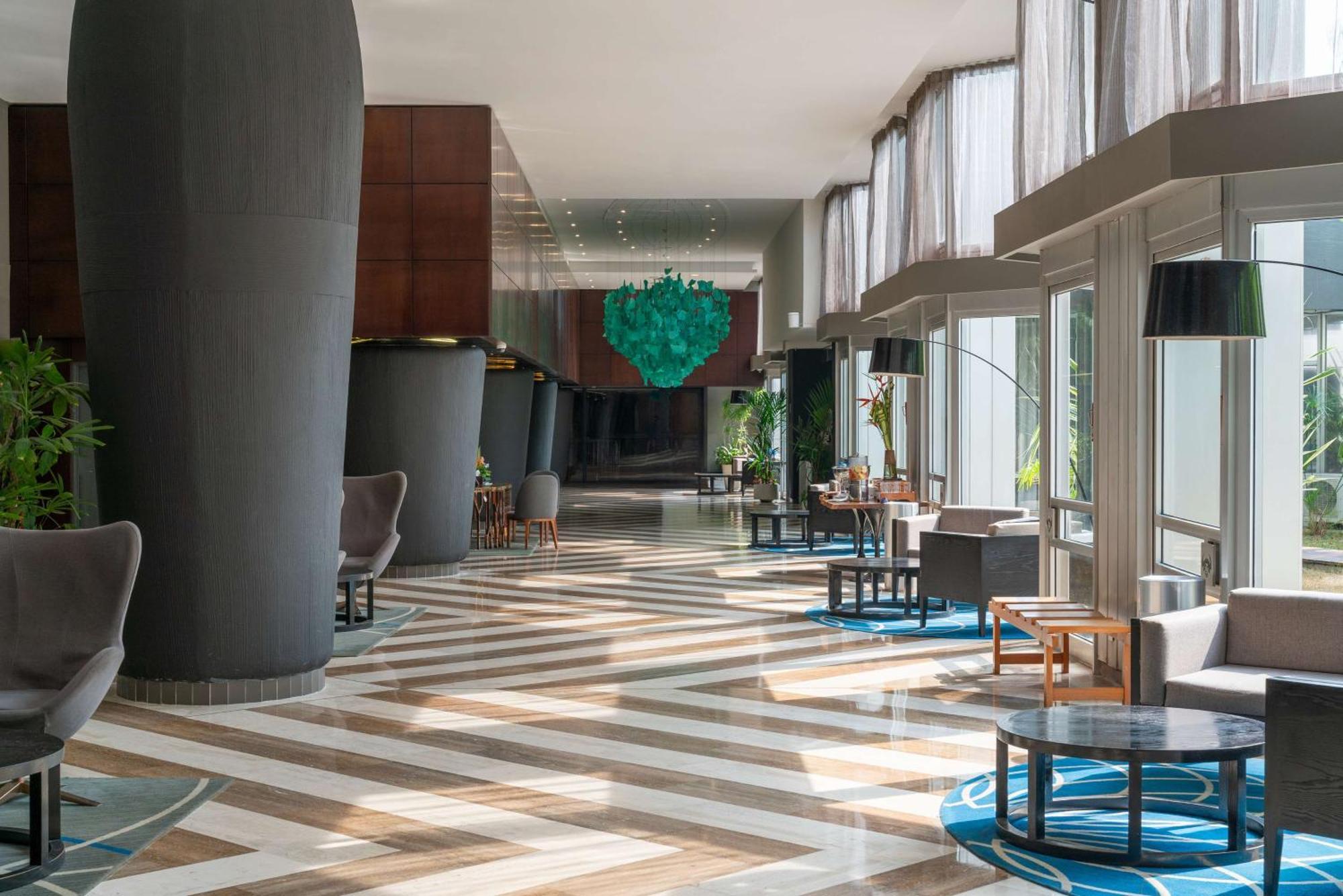 Radisson Blu Okoume Palace Hotel, Libreville Bagian luar foto