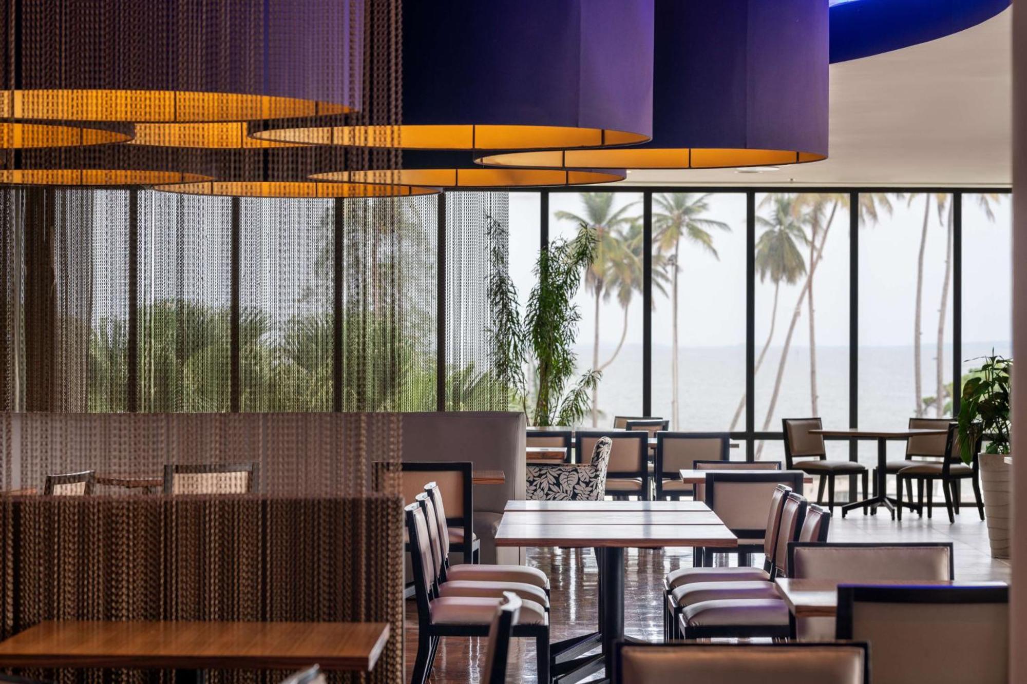Radisson Blu Okoume Palace Hotel, Libreville Bagian luar foto